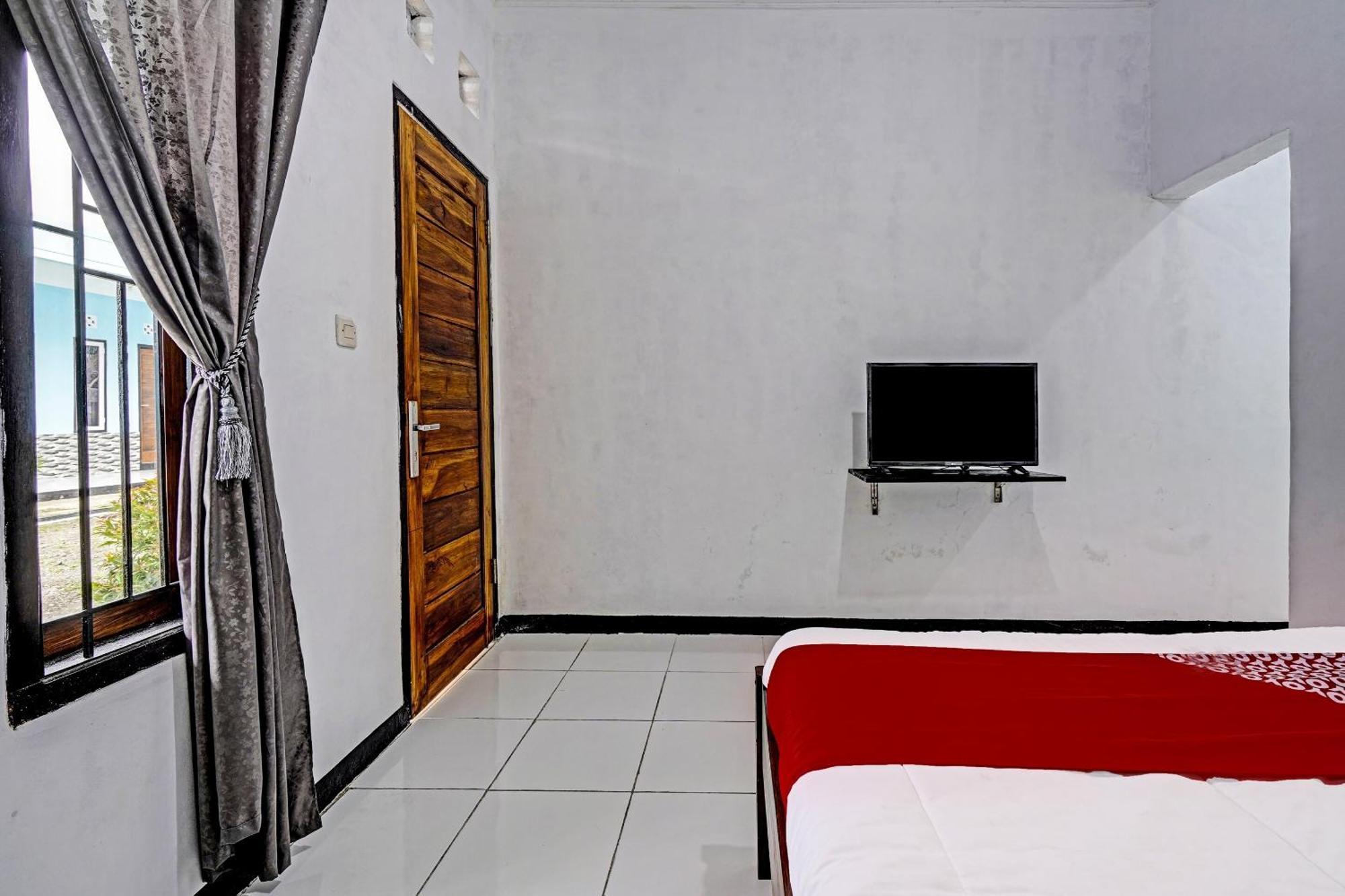 Oyo 91334 Permata Papua Guest House Pameungpeuk  Kültér fotó