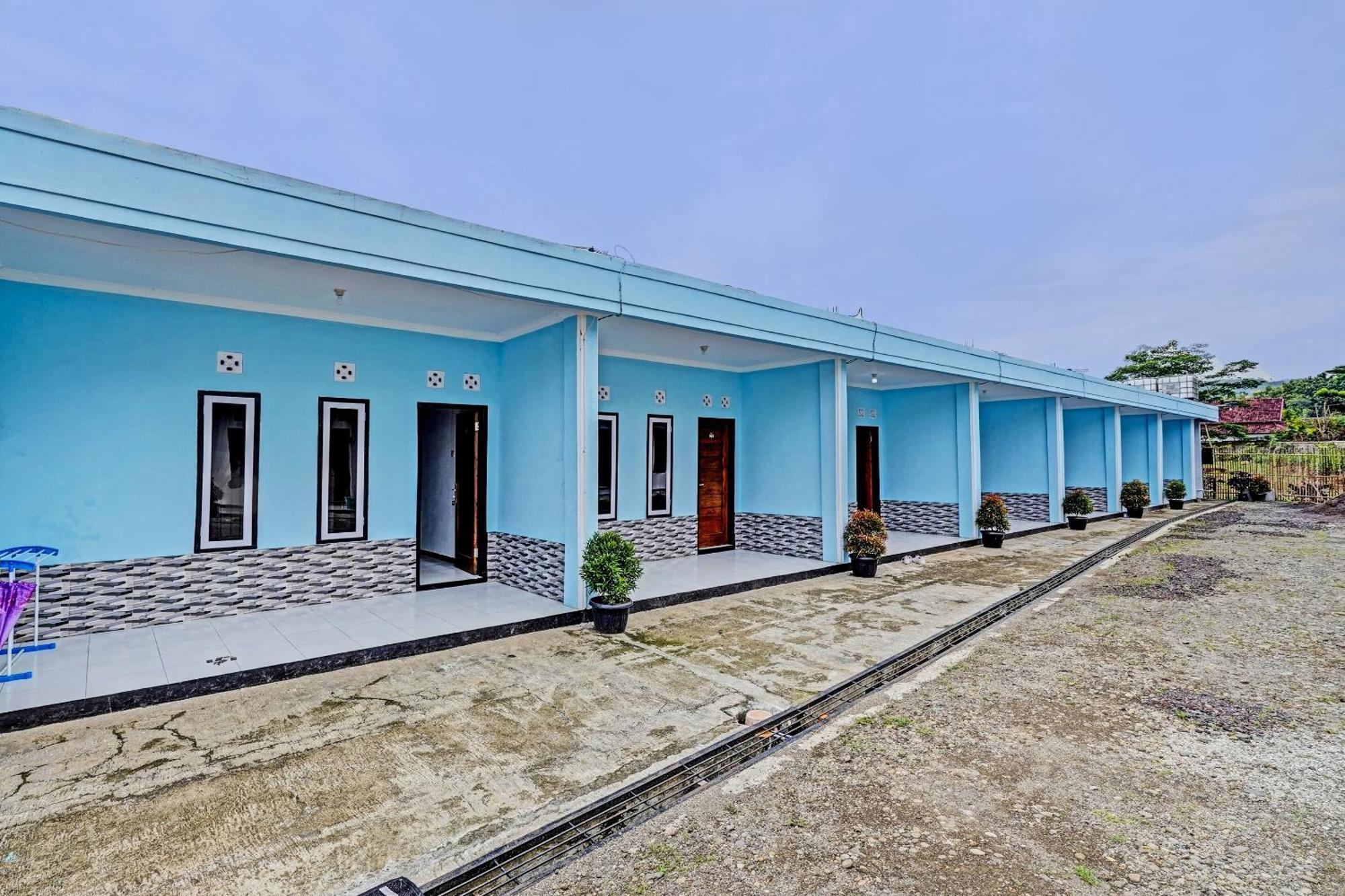 Oyo 91334 Permata Papua Guest House Pameungpeuk  Kültér fotó